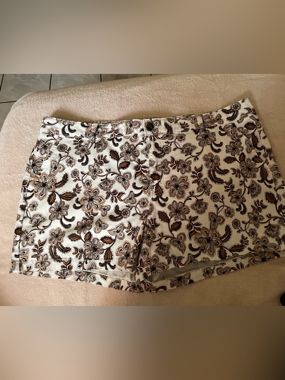a.n.a Womens Plus 5" Chino Short Size 18 White Brown Floral